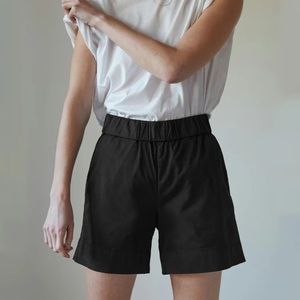 Everlane Easy Short in Washed Black